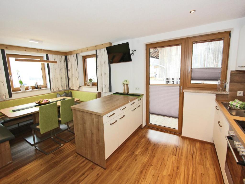 Beautiful flat near the Hochzillertal ski area, cleaning included photo 2