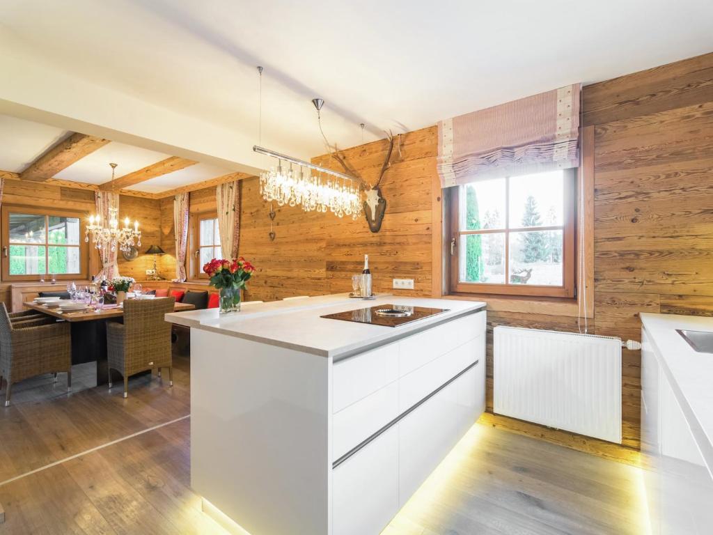 Charming Chalet in Ellmau near Skiwelt Ski Area, cleaning included photo 3