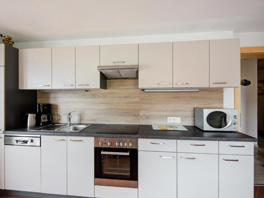 Scenic Apartment in Tirol with Garden, cleaning included photo 3