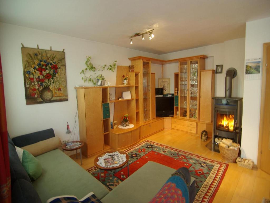 Great holiday home in Hippach with sun terrace, cleaning included photo 2
