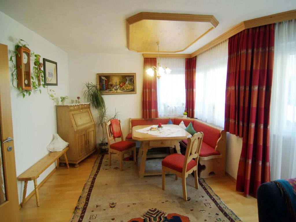 Great holiday home in Hippach with sun terrace, cleaning included photo 1