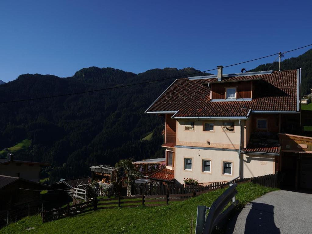 Group Holiday Home in Hippach with dreamy views, cleaning included photo 1