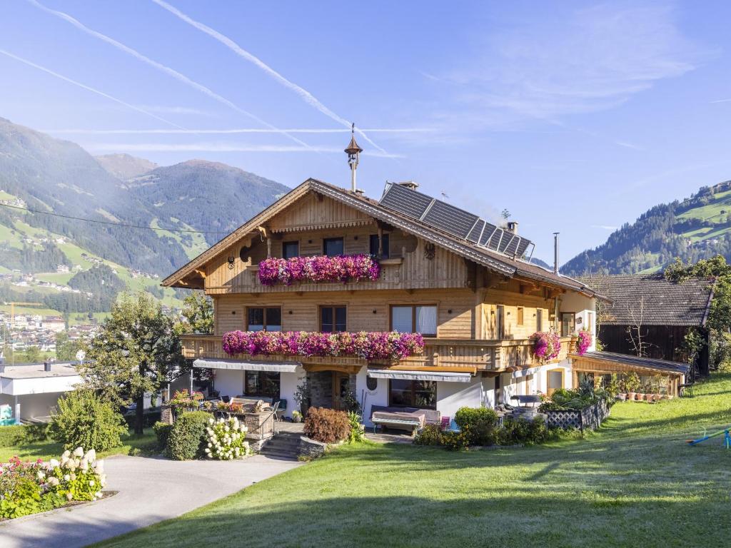 Moiklerhof holiday home in Ramsau im Zillertal, cleaning included photo 1
