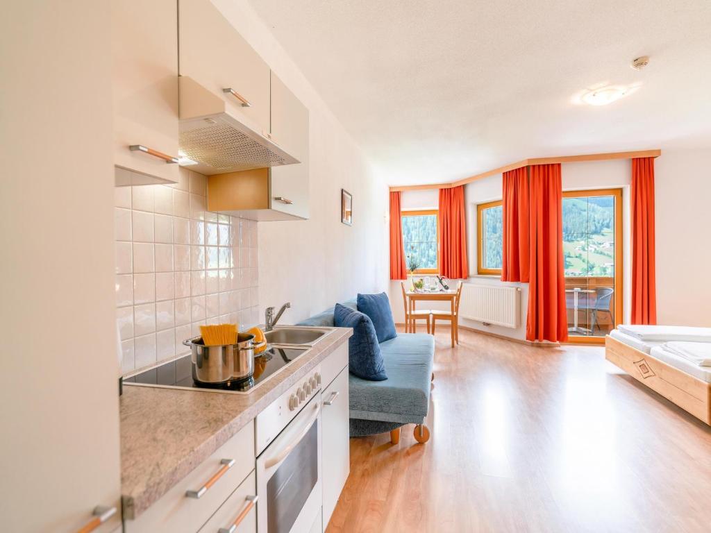 Plush Apartment with Mountain Views, cleaning included