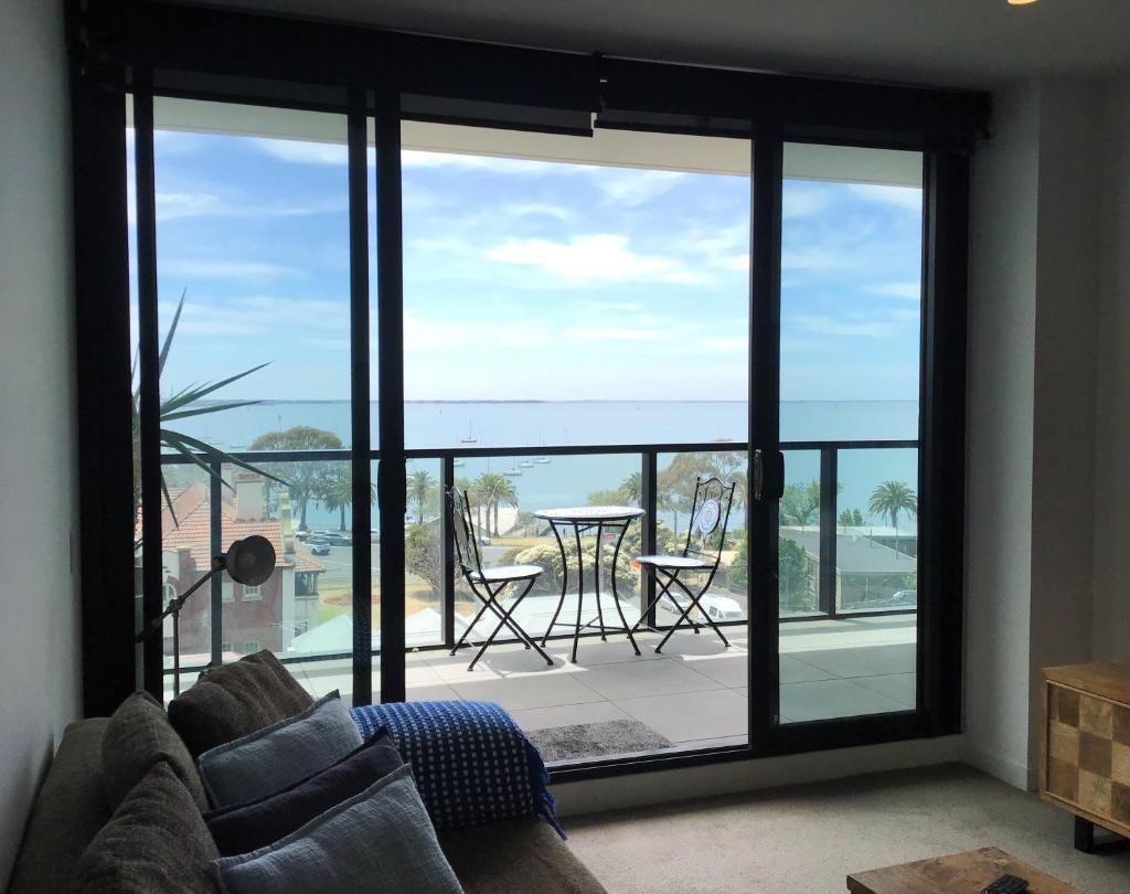 0504 MIRAMAR 2 Bedroom Apartment with Bay Views on the Geelong Waterfront