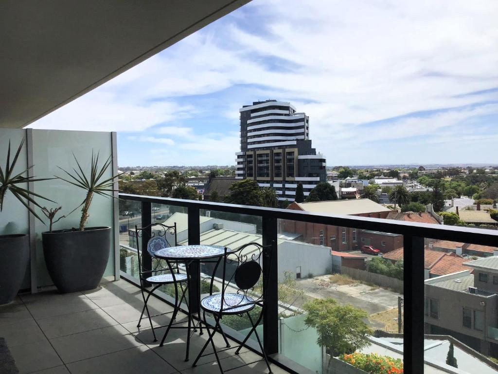 0504 MIRAMAR 2 Bedroom Apartment with Bay Views on the Geelong Waterfront photo 1