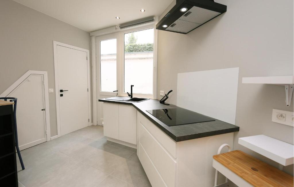 Amazing Apartment In Oostende With Wifi photo 4