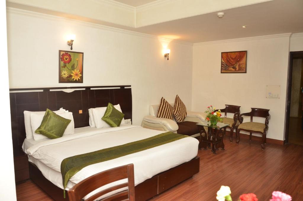 Двухместный (Covid 19 Junior Suite Room with one way airport drop), Airport Hotel Grand, New Delhi