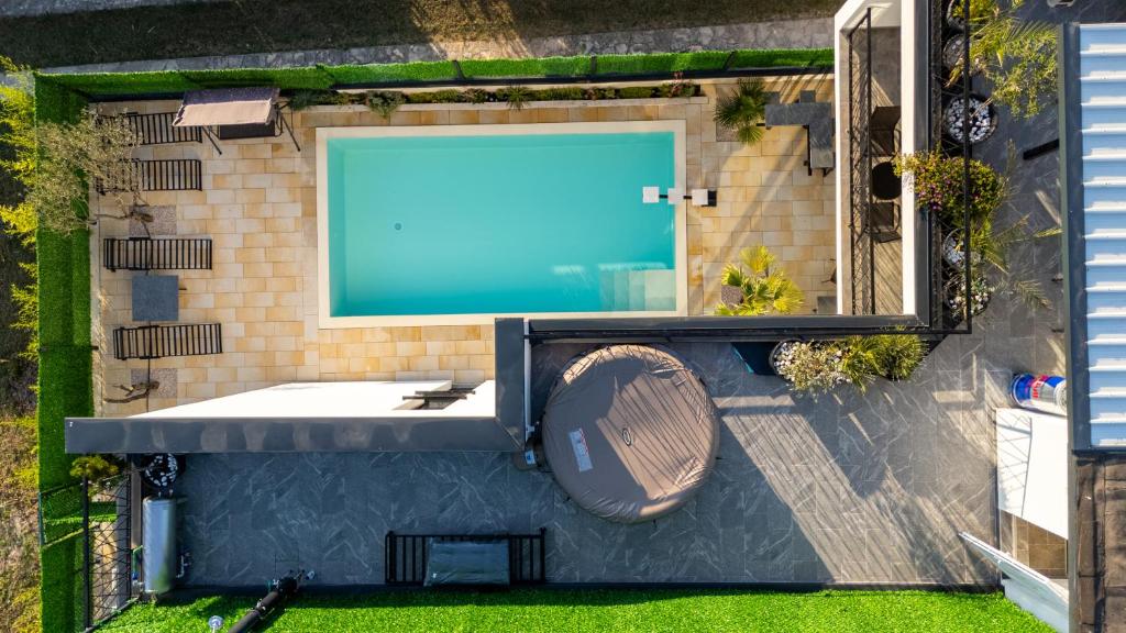 Luxe House Bianca photo 2