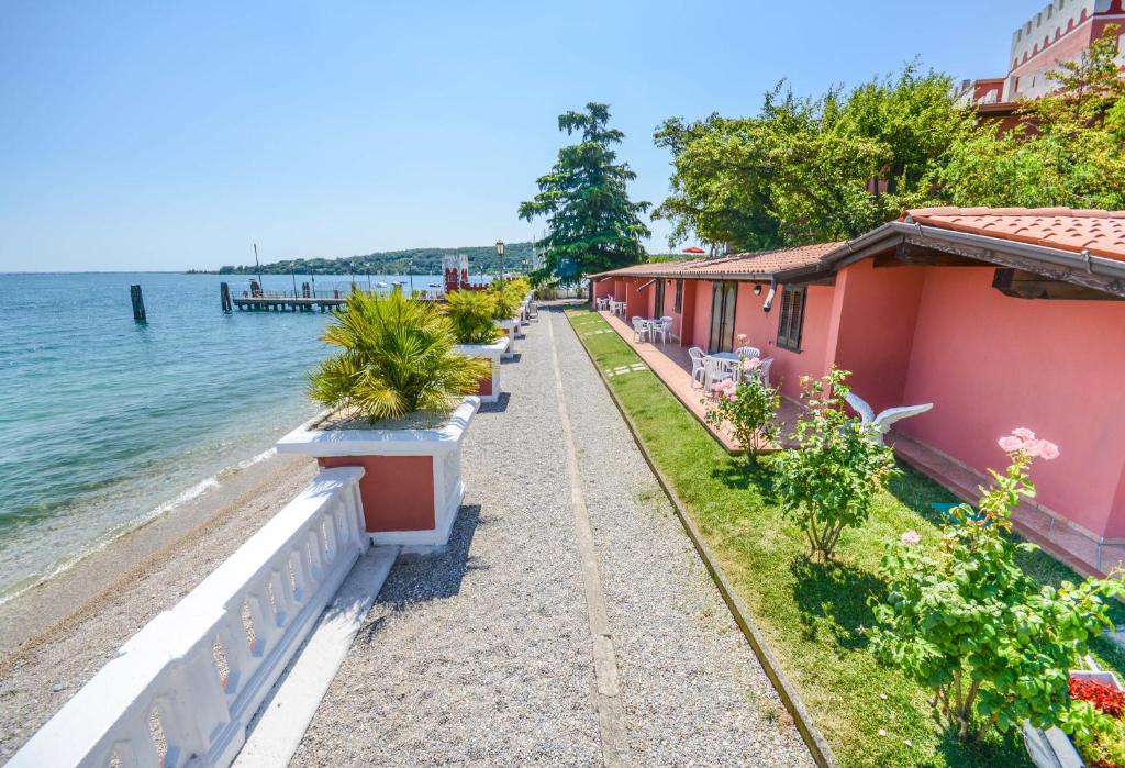 VILLA GARUTI VILLAGE photo 2