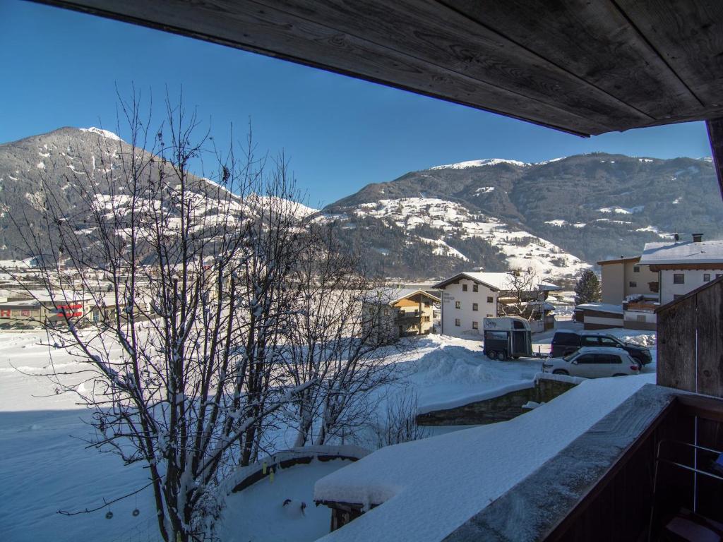 Beautiful flat in Kaltenbach near the ski area, cleaning included photo 2