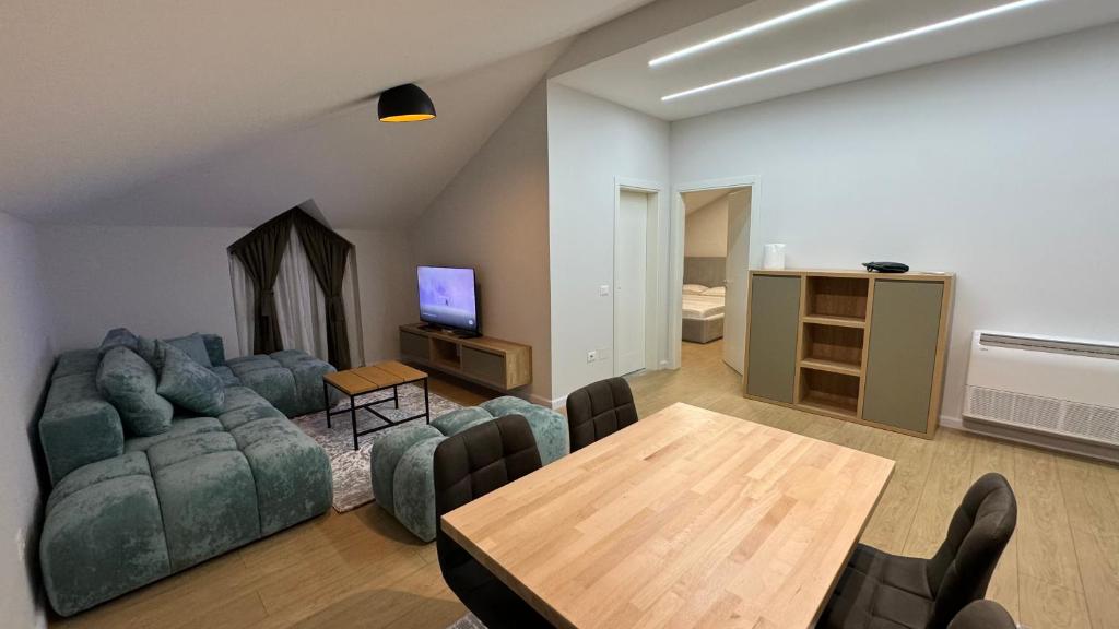 H&H Apartments photo 3