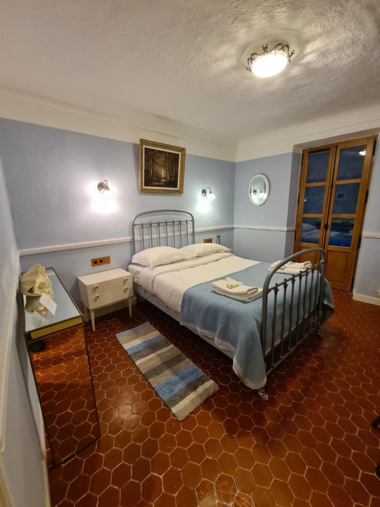 Les Etrangers a l'ancien Hotel des Etrangers - Tap to explore photos