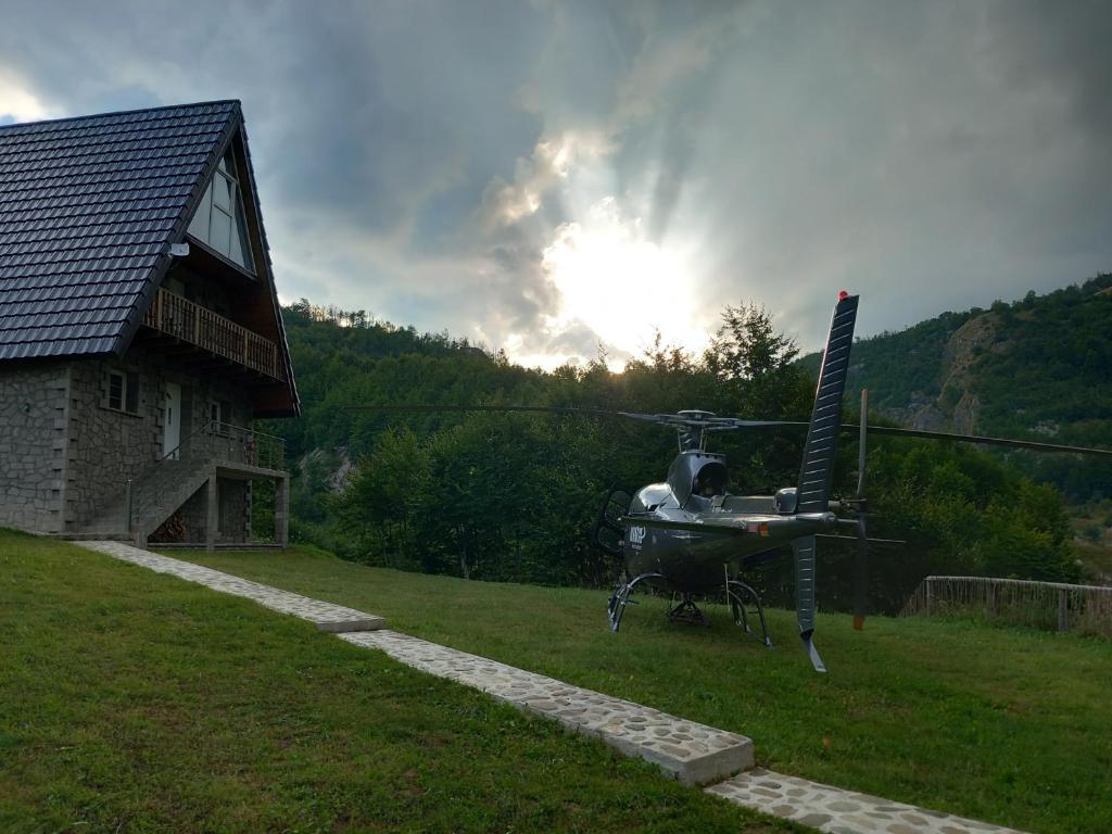 Shtepia e Shqiponjes photo 2