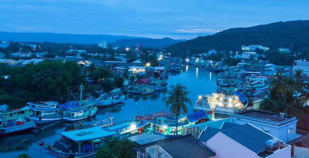 Blue Sky Phu Quoc Hotel