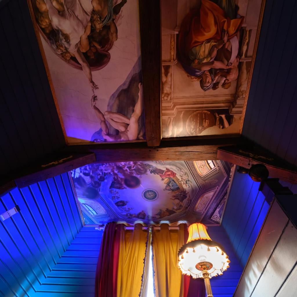 Capsule baroque photo 3