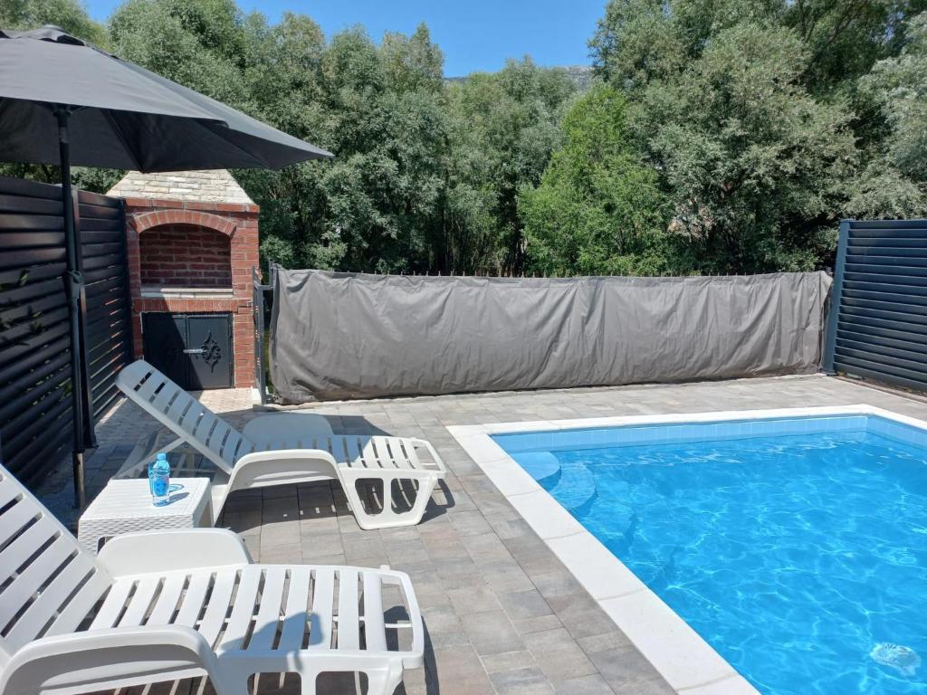 Villa Paradise On The River photo 1