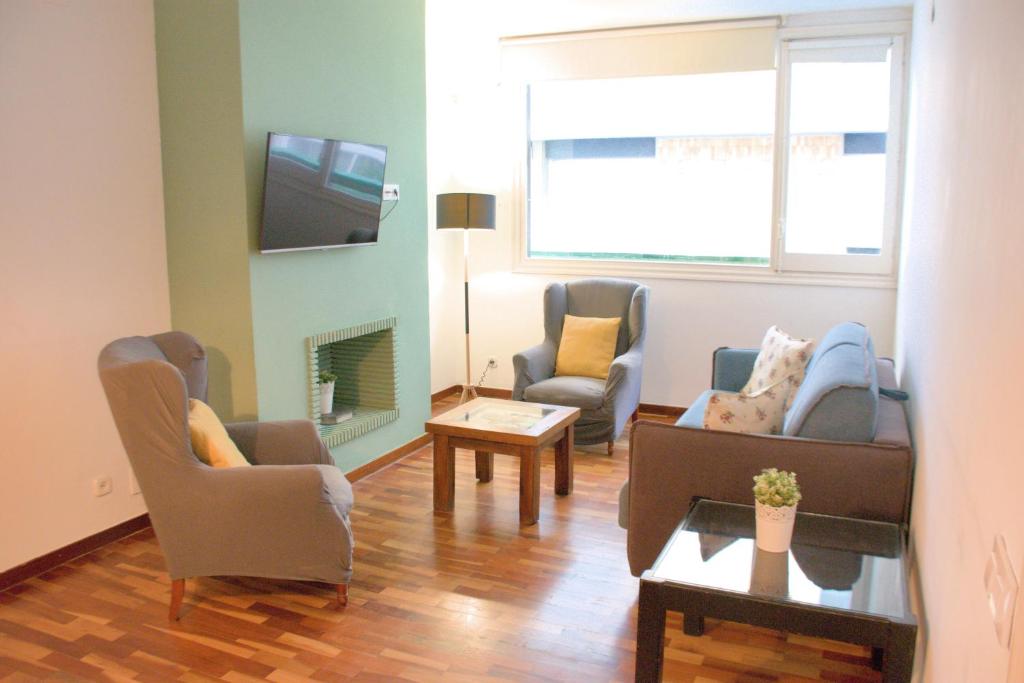 Sweet BCN Three Bedroom Apartment