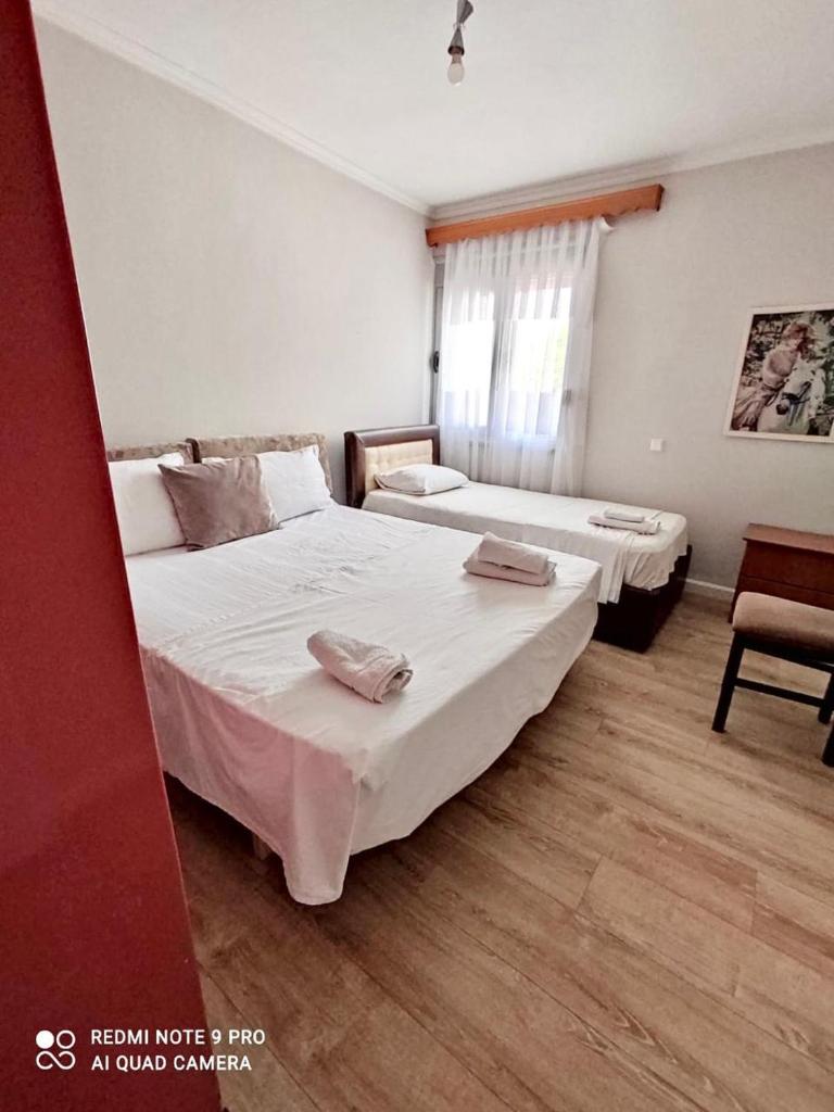 Himara City-Center Apartment photo 2