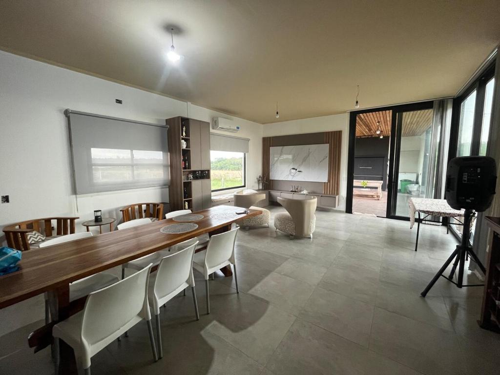 Leon House photo 1
