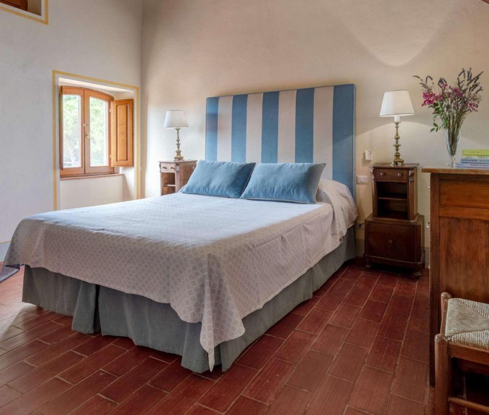Villa Le Barone - Tap to explore photos