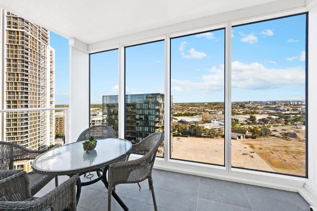 Breathtaking Views - 2BRs with Pool, Parking & Gym photo 1