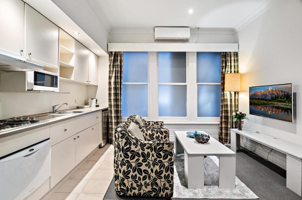 Melbourne CBD 1-Bed with A C Close to Theatres photo 1