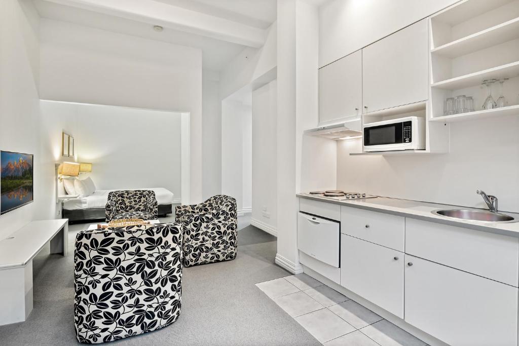 Trendy Inner-City Studio Walk to Everything