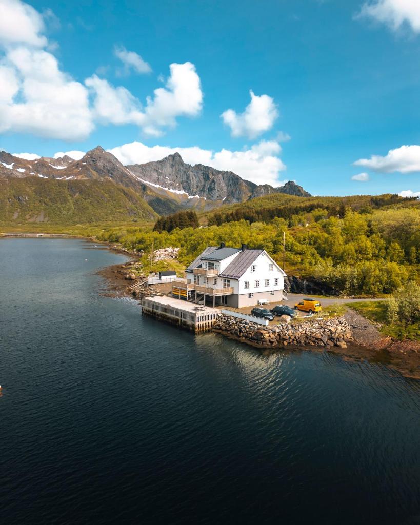 Lofoten Apartments Room Type - Exclusive Loft with Sea View 3