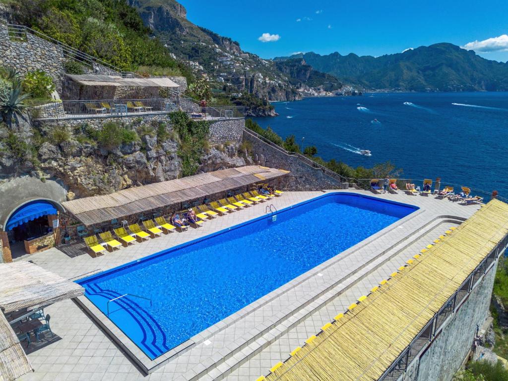 Hotel Belvedere - Tap to explore photos