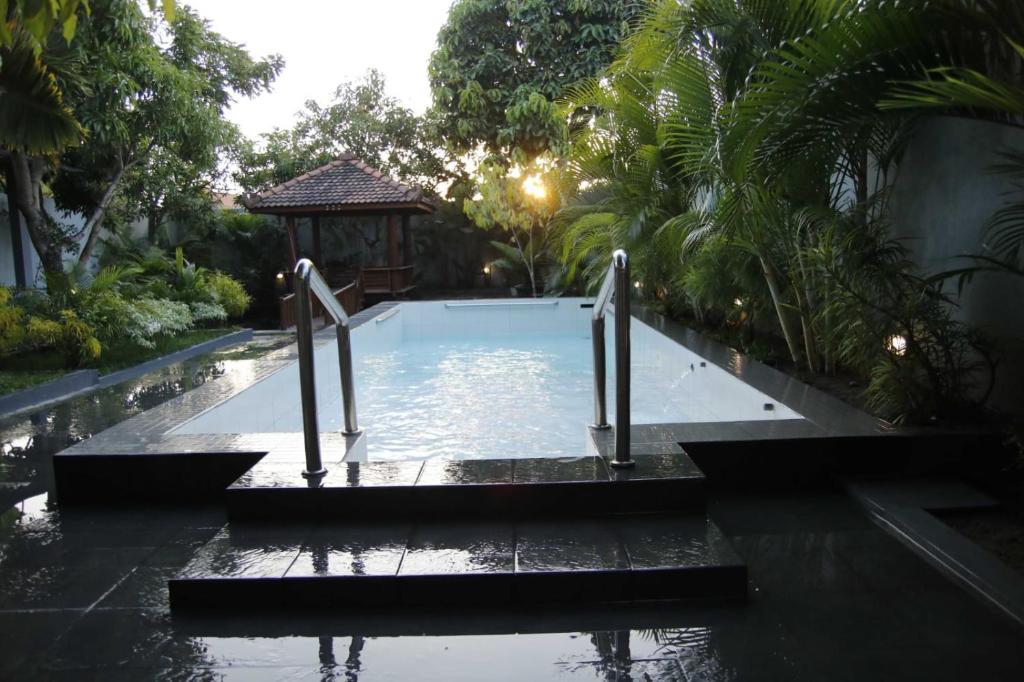 Shrine Guest House