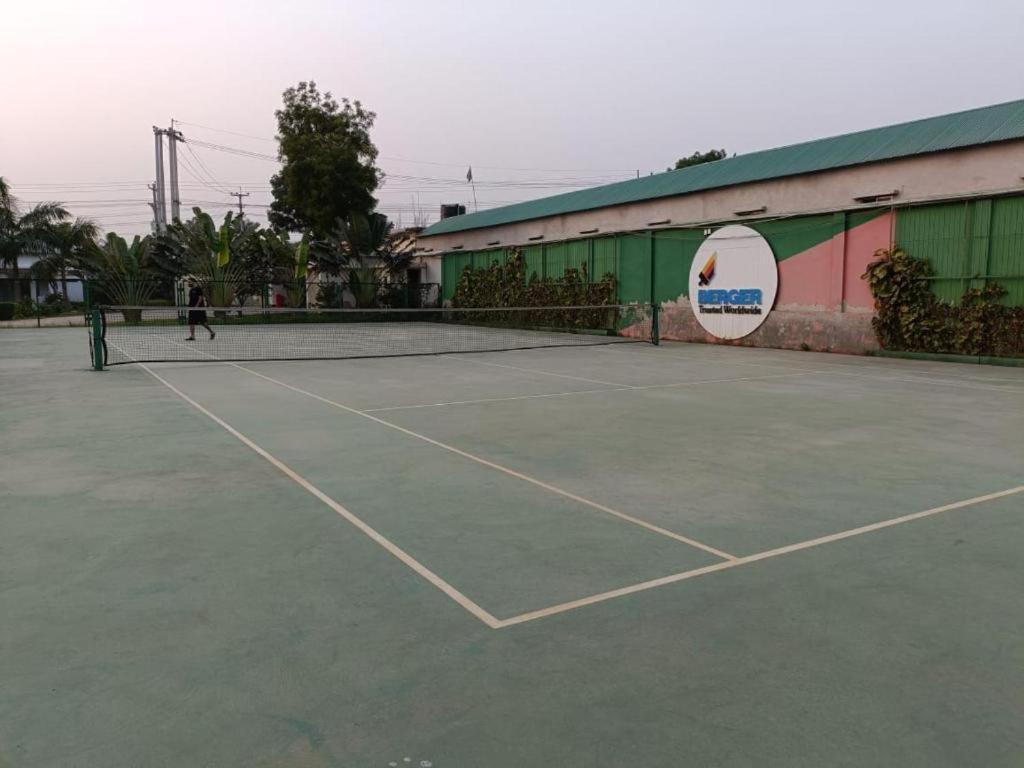 Crown Euro Inn Hotel and Resort photo 3