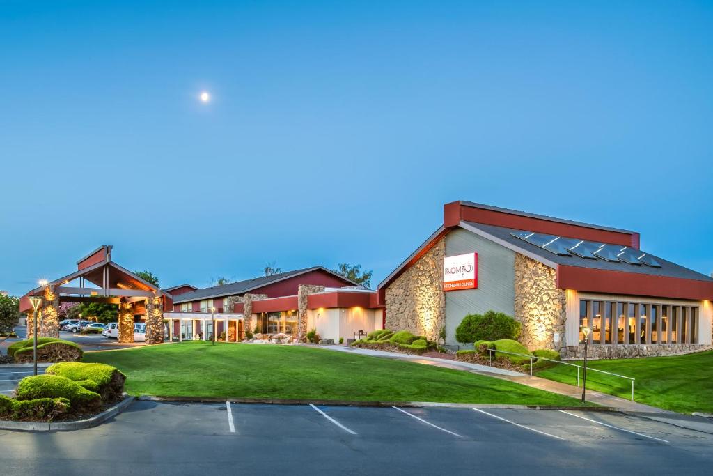Red Lion Hotel Kennewick Columbia Center image