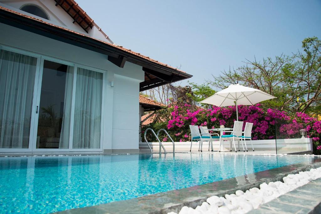 Вилла (Вилла с 2 спальнями и собственным бассейном, вид на море), Alma Oasis Long Hai