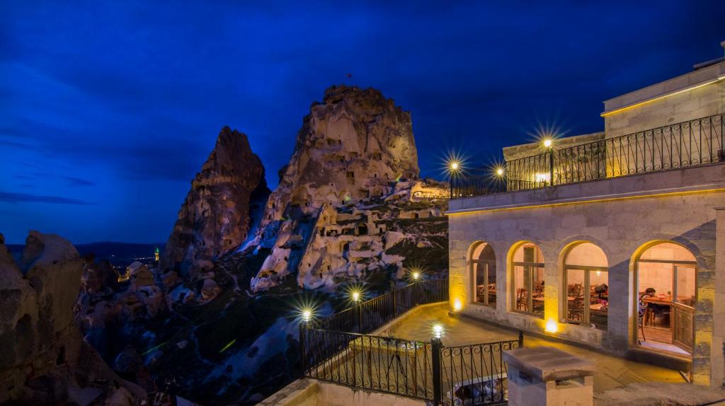 Caldera Cave Hotel & Restaurant photo 1