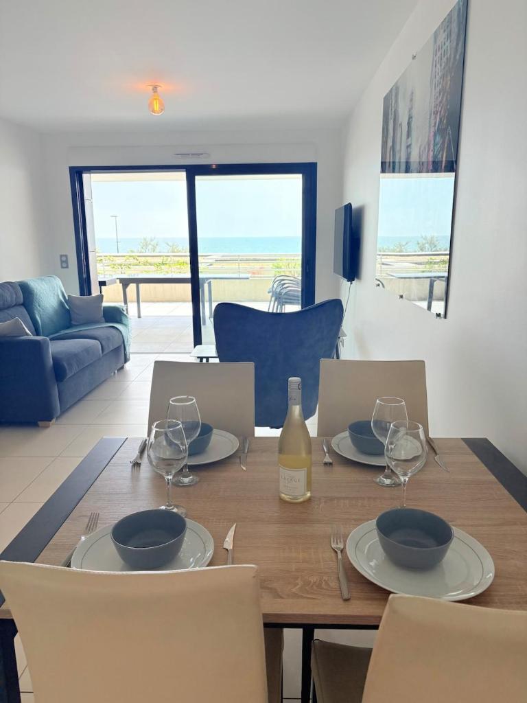 #Sète Front de mer Piscine Box privé Clim Room Type - Two-Bedroom Apartment