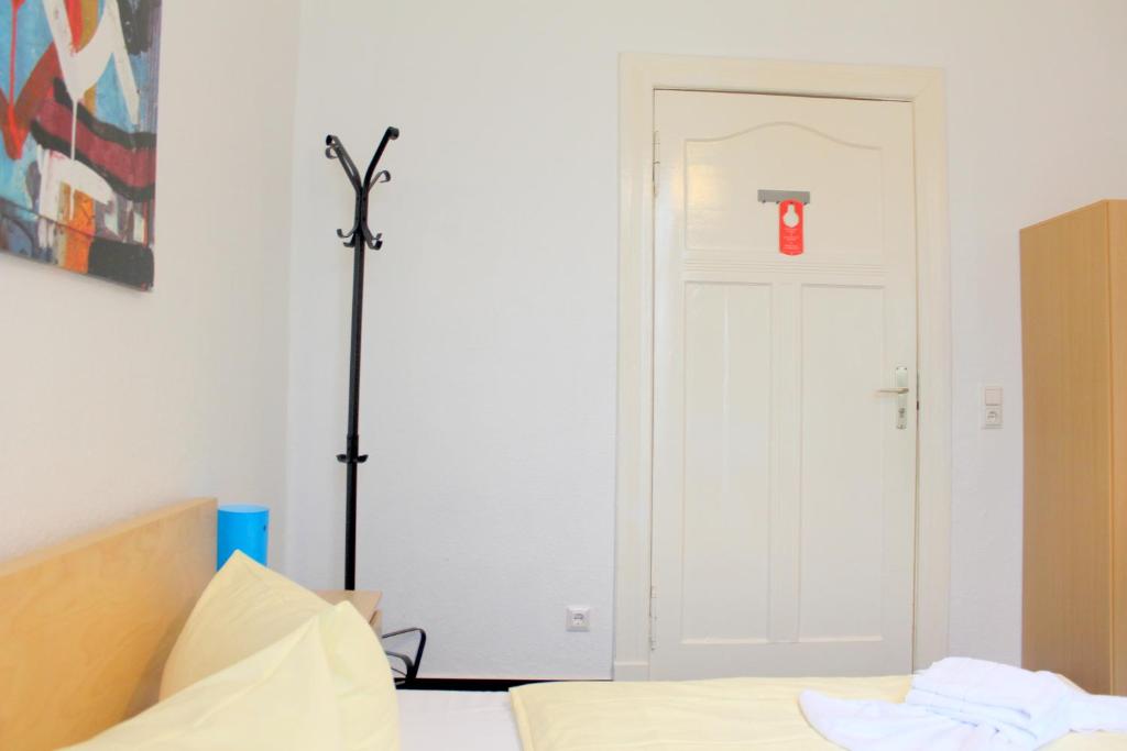 Двухместный (Небольшой двухместный номер с 1 кроватью), Pension Central Hostel Berlin