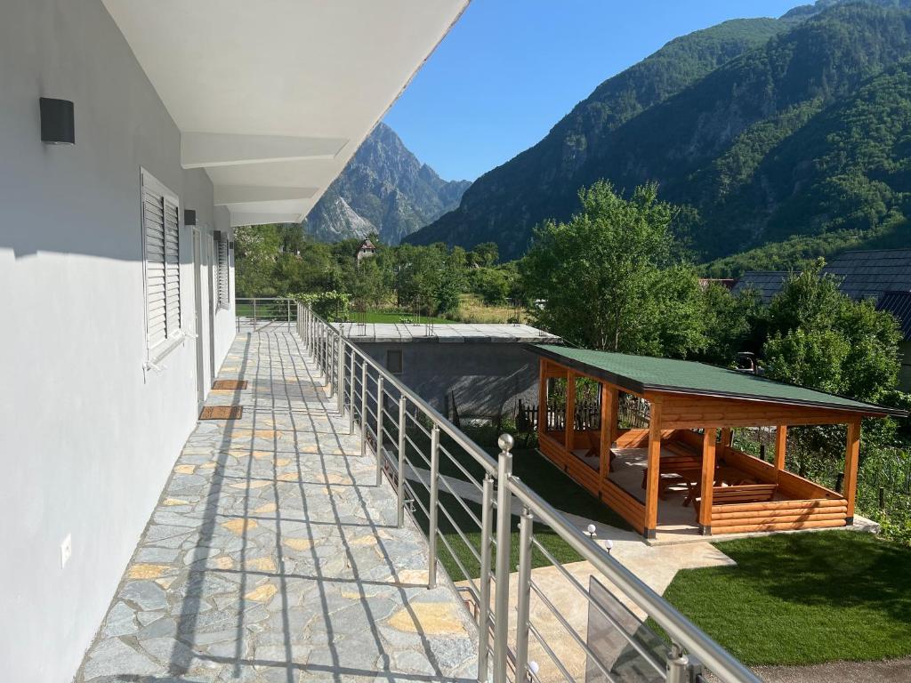 Hotel Familja Çuni Theth photo 1