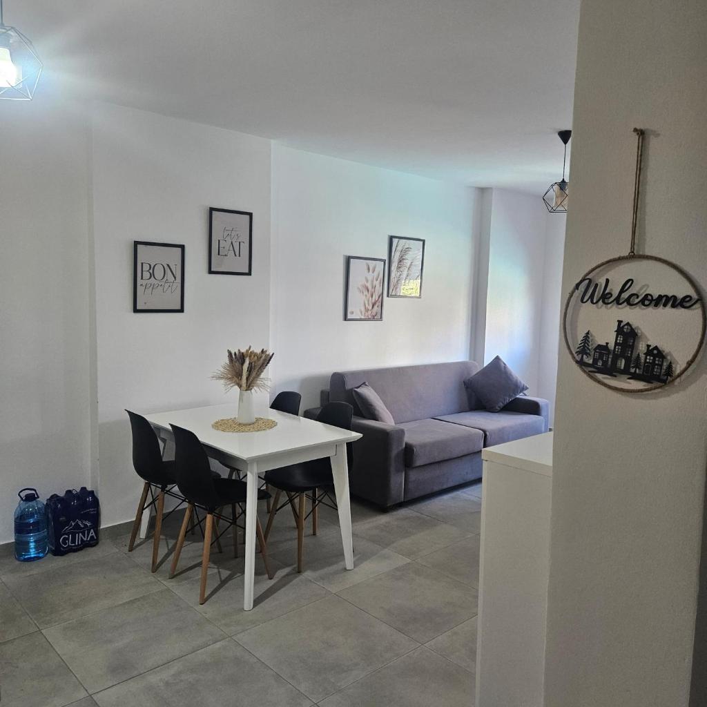 Sebo Apartment for rent Shengjin Albania photo 1