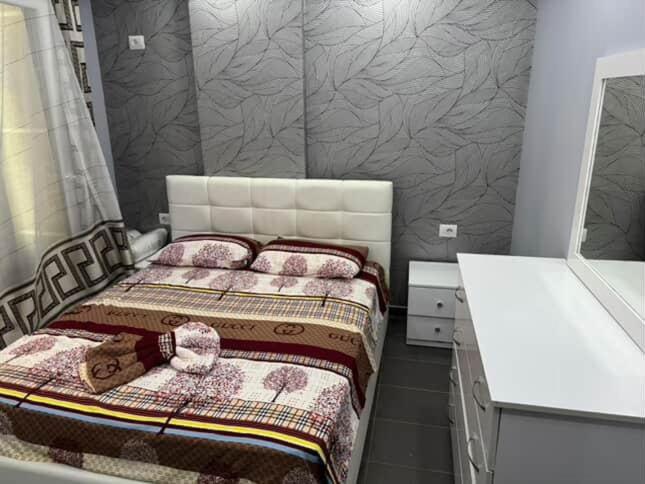 Luxe Apartment Gjiri Lalzit photo 4