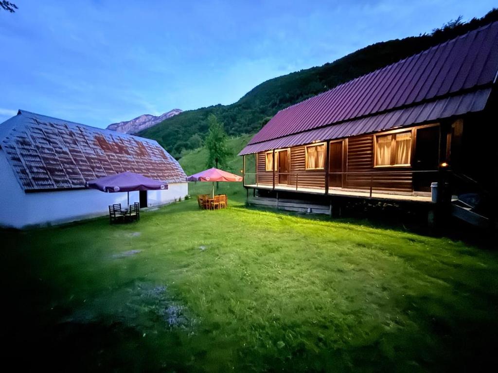 Bujtina Frati photo 2