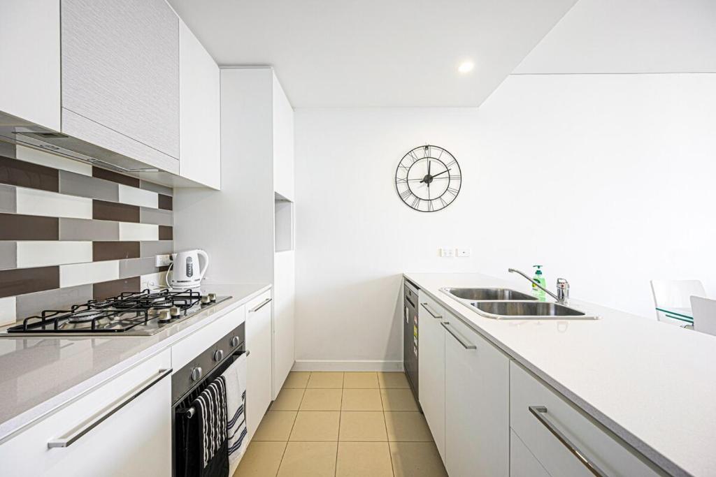 Campsie 2Br Apt Near Train Shops WiFi photo 4