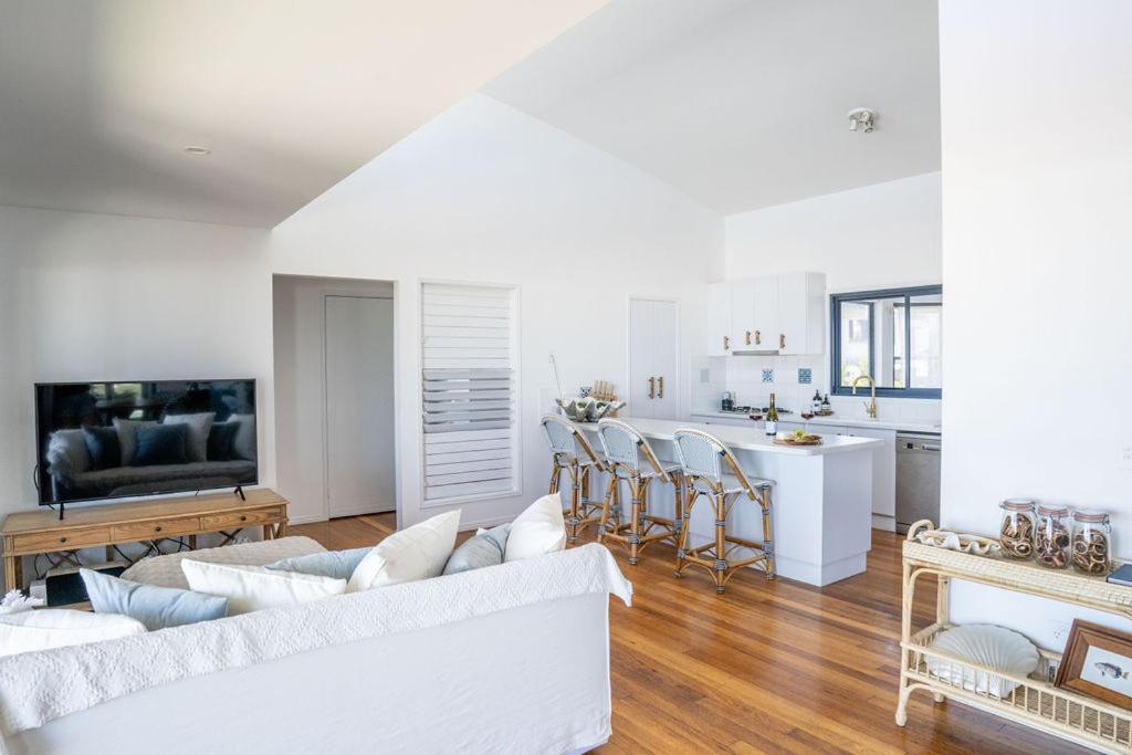 Pacific House photo 4