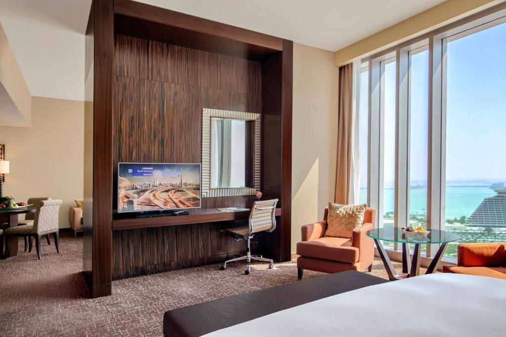 Сьюит (Клубный люкс Rotana, с правом посещения лаунджа), City Centre Rotana Doha