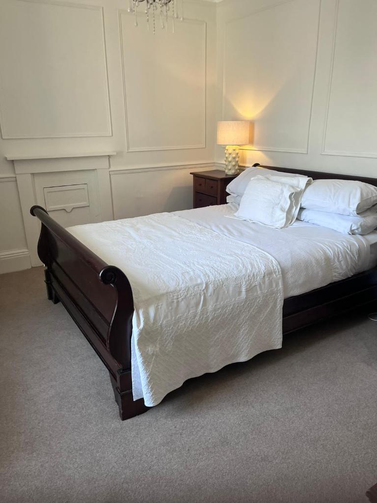 corner house Guest house 18 potacre st torrington ex388bh, Devon