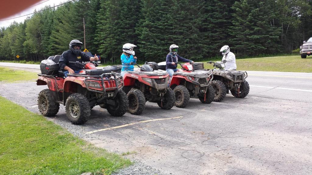 Deer Mountain Lodge & Wilderness Resort image