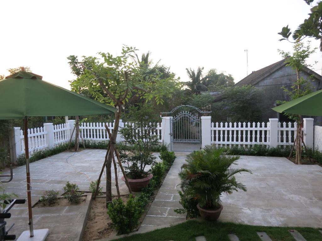 Flame Flowers Homestay