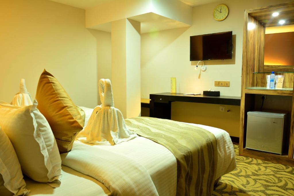 Двухместный (Deluxe Double or Twin Room - Deluxe Single Room - Non-Sea View), Pearl City Hotel
