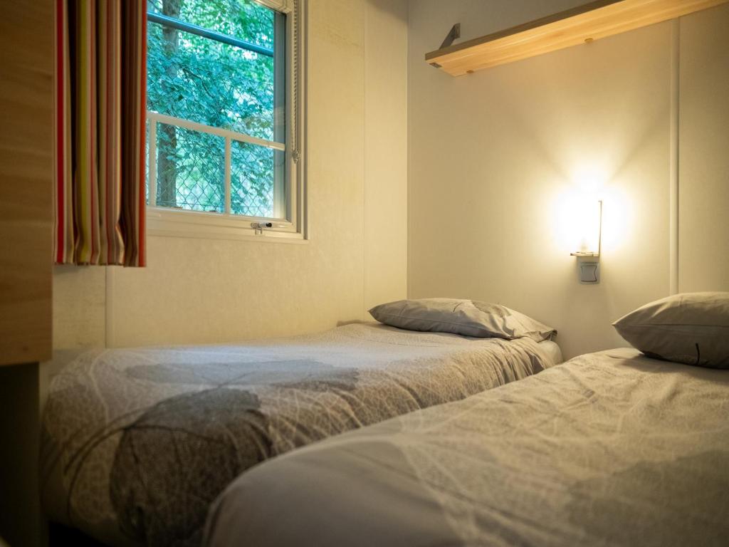 Lovely Chalet with Microwave in Ardennes photo 2
