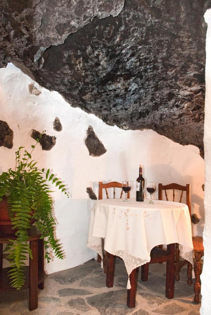 Rural House with Natural Cave photo 4